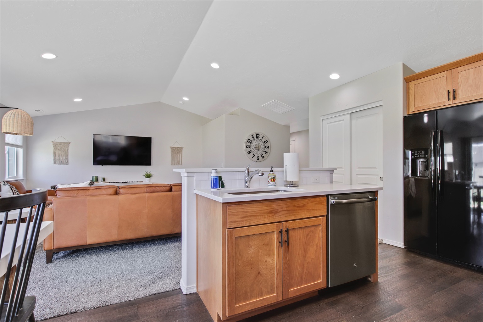 modern-sage-farmhouse-private-3-bedroom-home-amazing-location/