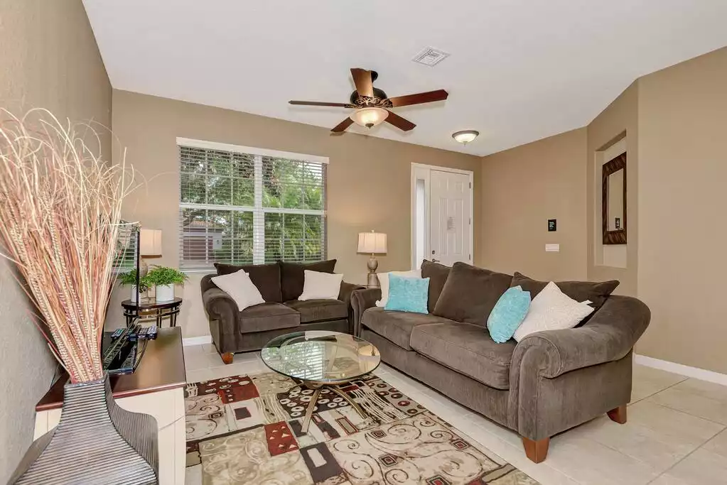 waterfront-pool-home-w-golf-membership-near-beach/
