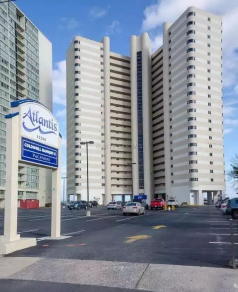 Atlantis 410 Oceanfront