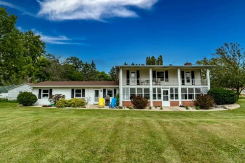 Cooper Shores Lakehouse