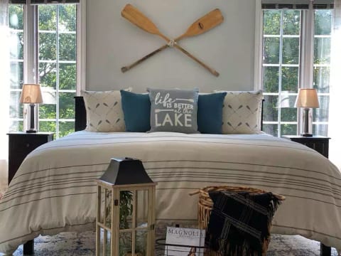 A Spirited Retreat w/Dock, Theatre & Gameroom!