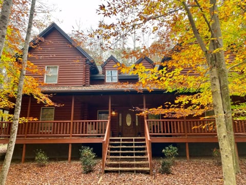 Family-friendly spacious cabin in gated community