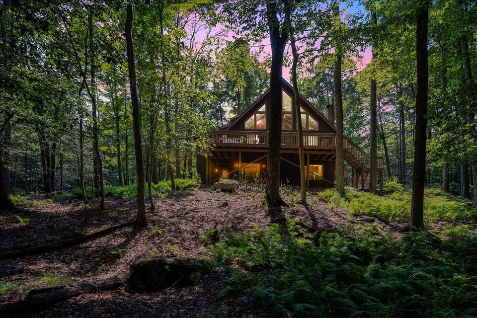 Idyllic Pocono - 5BR Amenity Filled Retreat! - Clifton