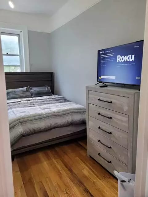 Sleeps 4* Whole Apartment *FREE Snacks