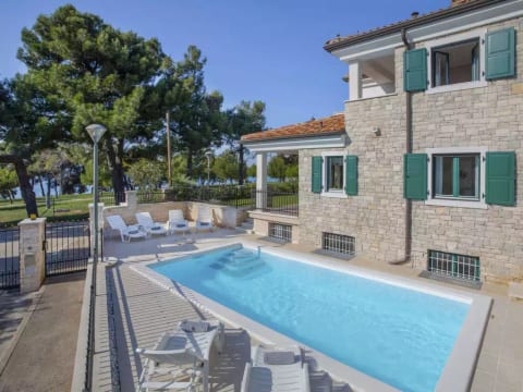 Villa Beach Front