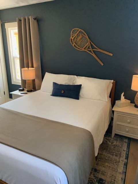 The Blue Room offers a Queen mattress with clean crisp cotton sheets.
Black out curtains and small ceiling light/fan.
This bedroom is located on the main level.
Television