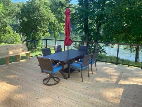 Heron Place-Relax by the Majestic White River