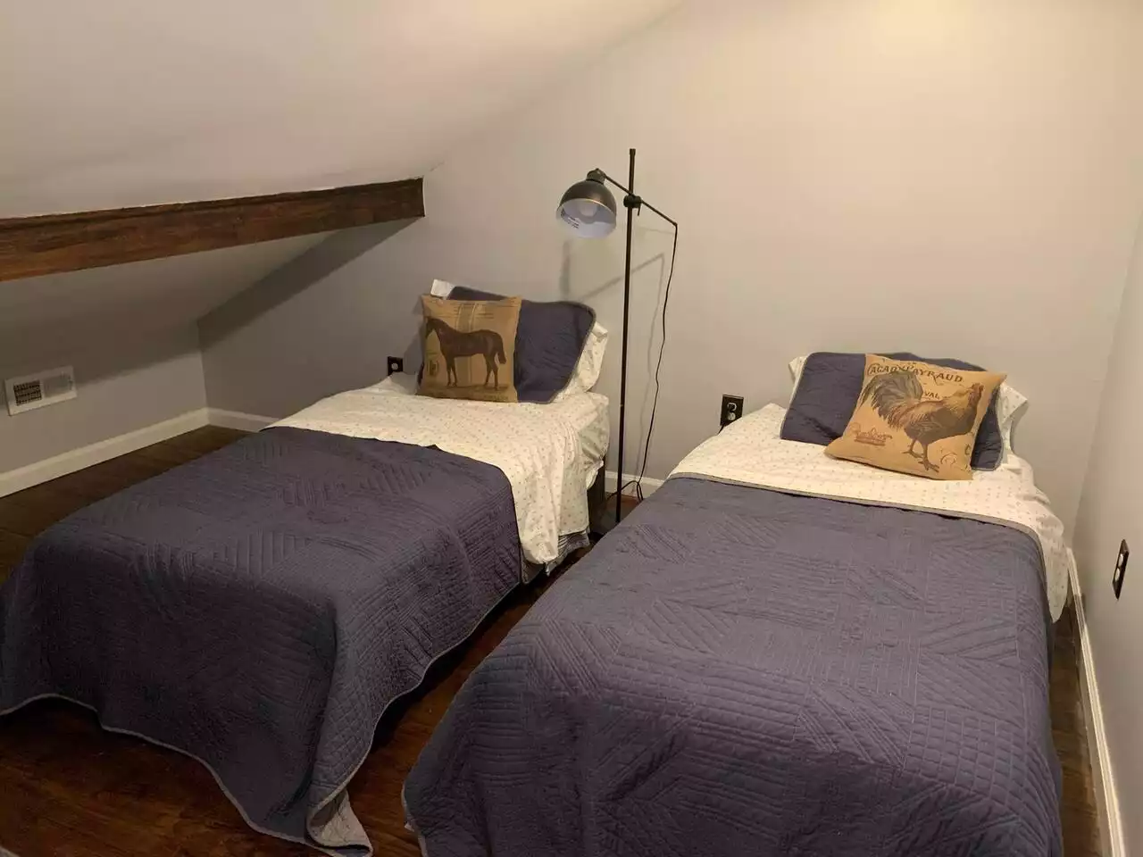 Loft Bedroom - Pleasant Hills Farm Guest Cottage - (KP14820GH) - Darnestown