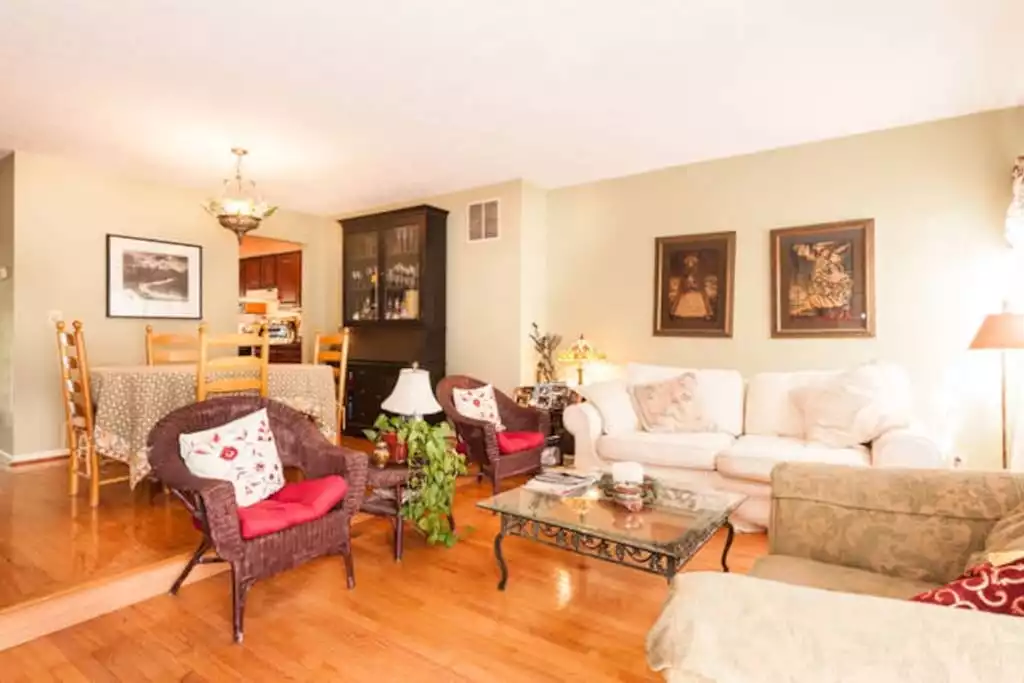 Living/dining room view Living/dining room view - Townhome-Fairfax/Reston/Chantilly/Fair Oaks - Fairfax