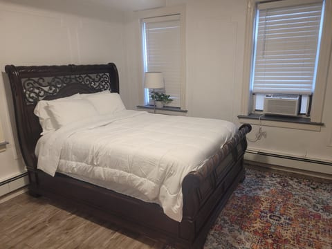 900 square foot