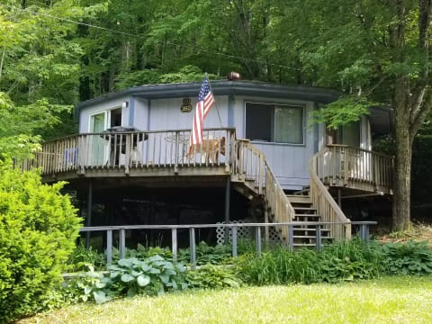 Grandfather's Shadow Vacation Cabin