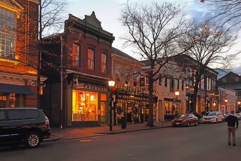 Barrister Square Two: Old Town Alexandria, VA