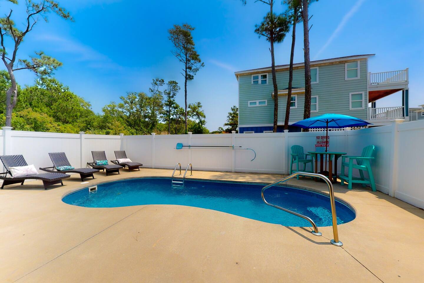 Private pool