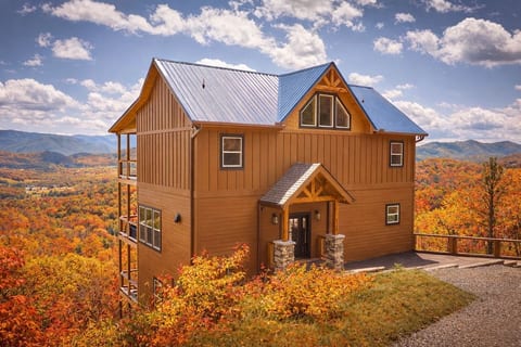 Panoramic Views | Secluded | Theater + Game Room image 1