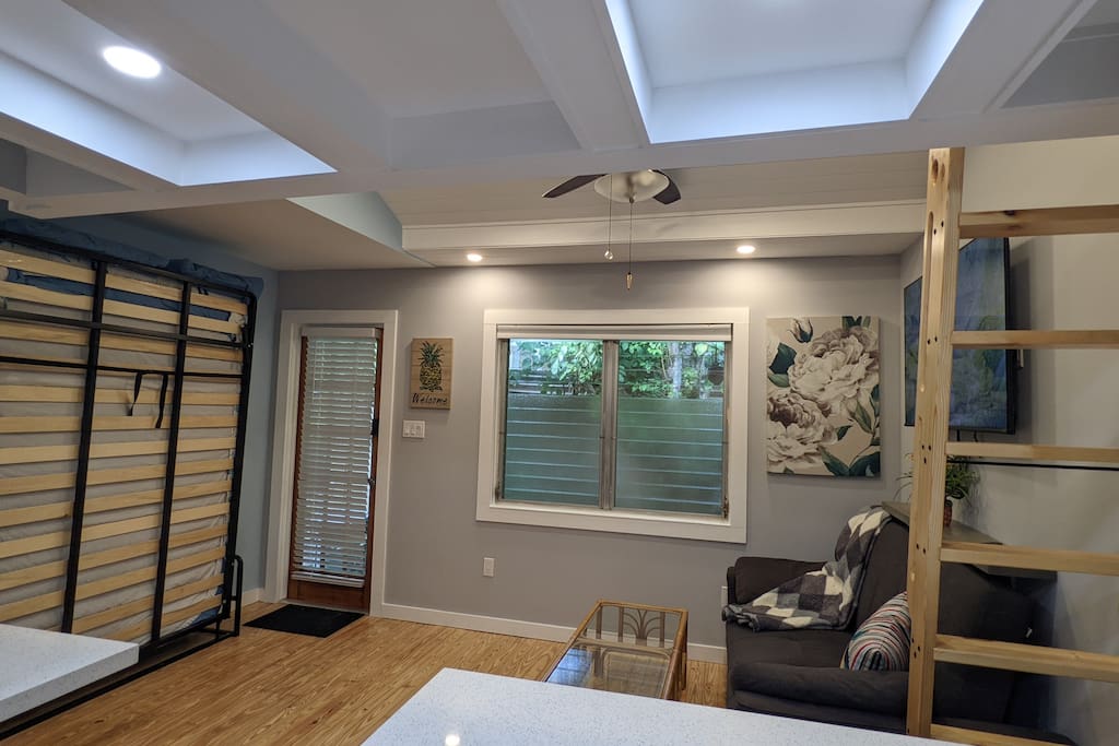 Old Town Gated Studio, Great Location, Great Value