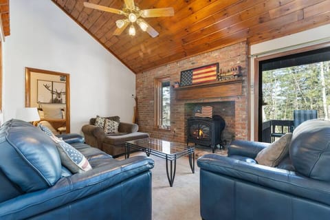 North Conway Getaway - Minutes From The Action!