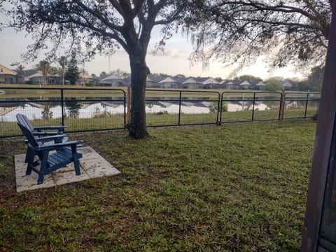 3000sf waterfront pool home minutes from Disney!