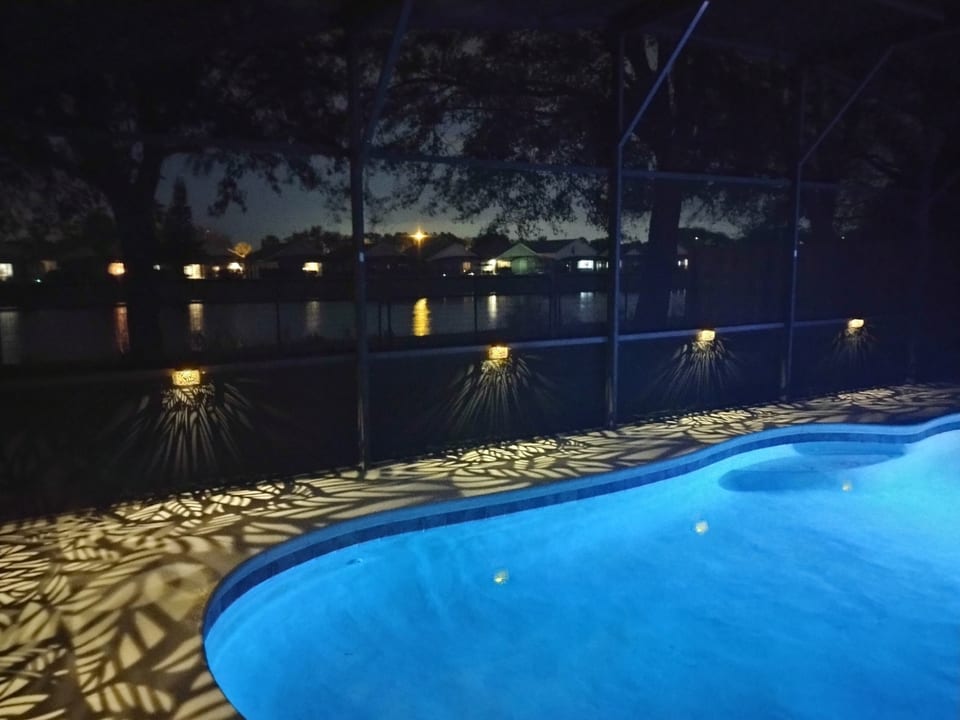 3000sf waterfront pool home minutes from Disney! - Four Corners