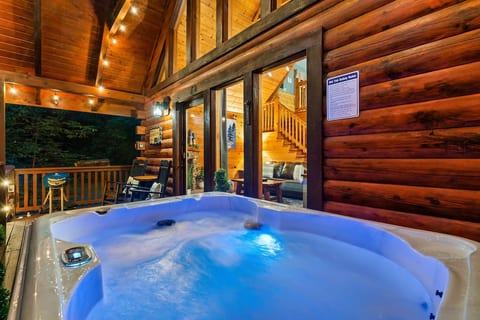 Couples or Family Cabin w/ Relaxing Water Feature