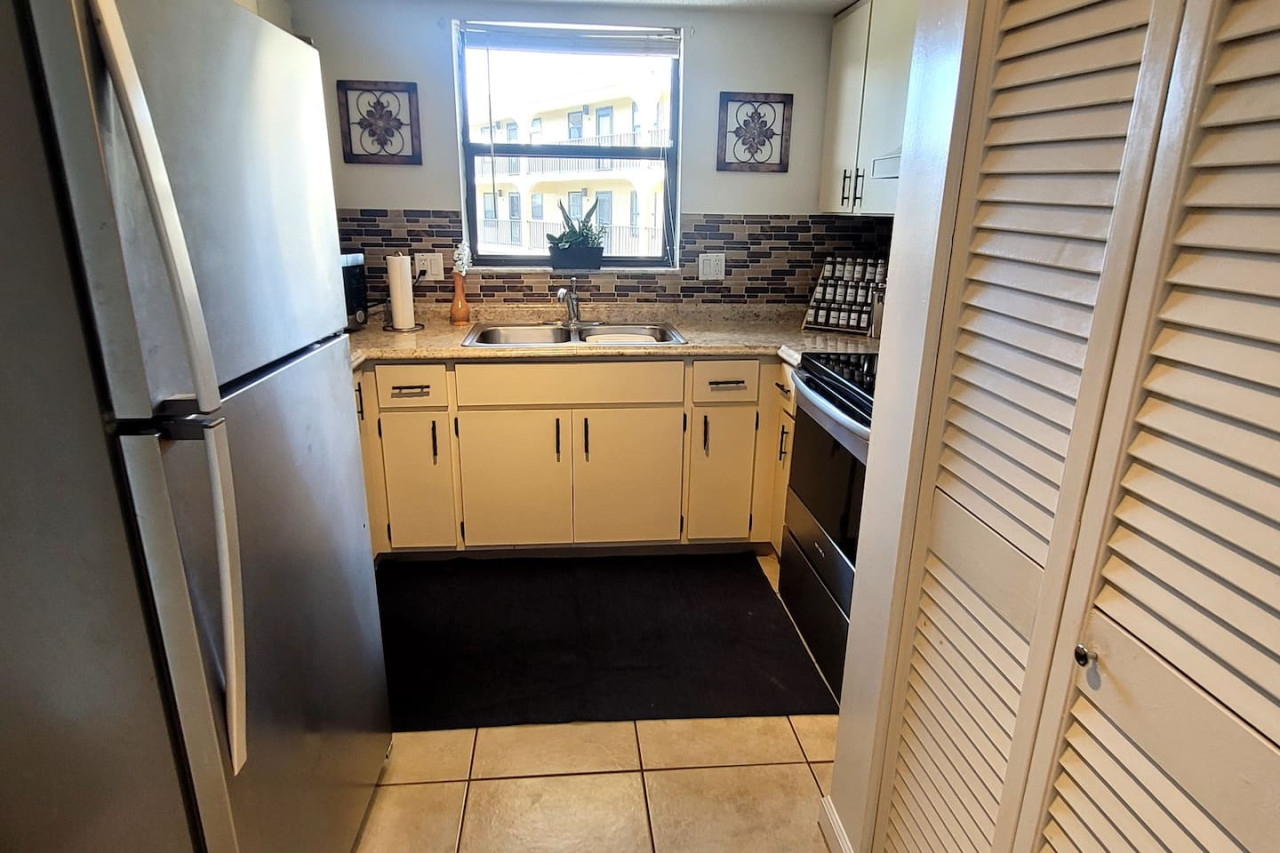 Pro Fishing Dock Private Beach Paradise Escape- Private Beach, Heated Pool, Fully Stocked, Pets Welcome! - Port Charlotte