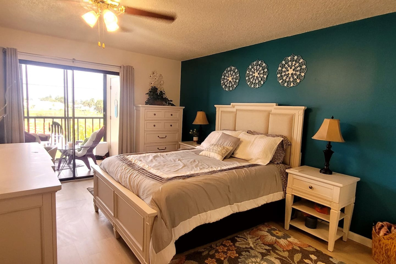 Pro Fishing Dock Private Beach Paradise Escape- Private Beach, Heated Pool, Fully Stocked, Pets Welcome! - Port Charlotte