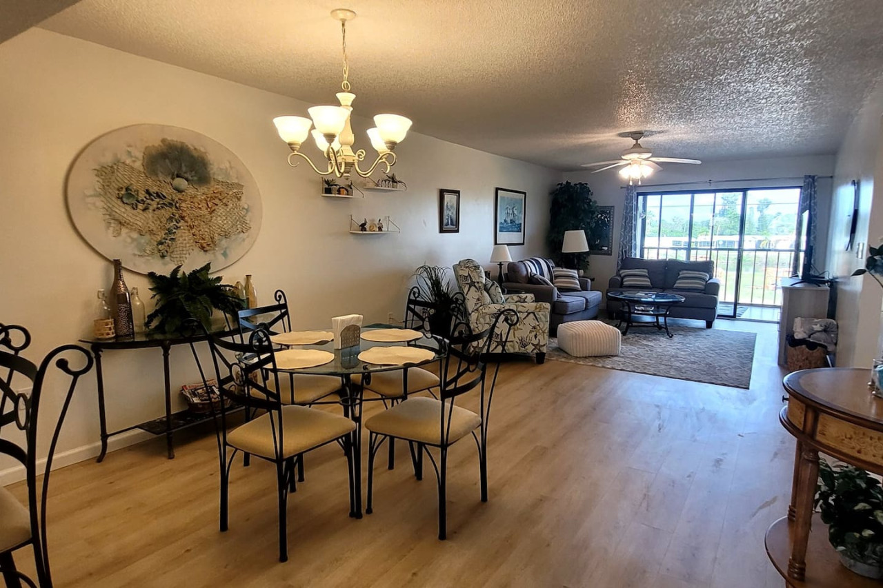 Pro Fishing Dock Private Beach Paradise Escape- Private Beach, Heated Pool, Fully Stocked, Pets Welcome! - Port Charlotte