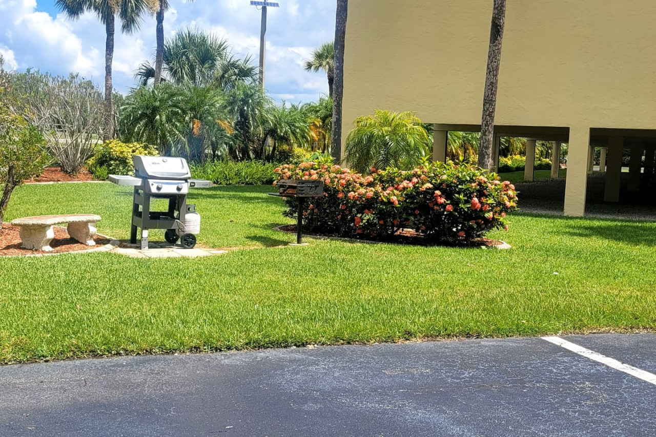 Pro Fishing Dock Private Beach Paradise Escape- Private Beach, Heated Pool, Fully Stocked, Pets Welcome! - Port Charlotte