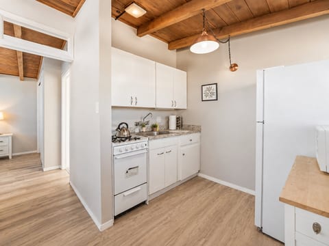 Ventura Beach Loft 38