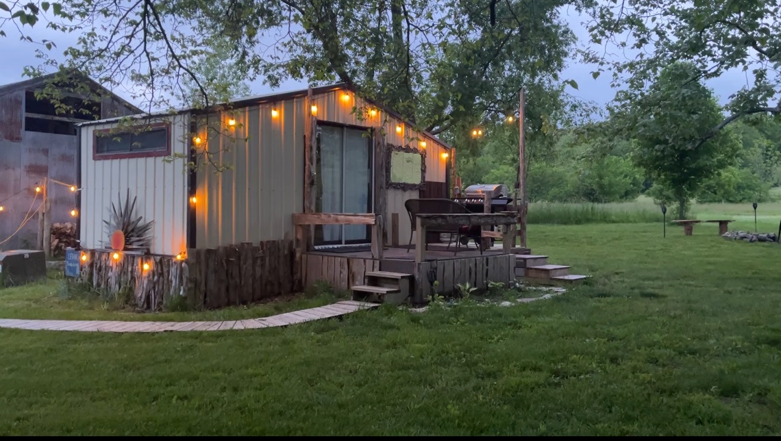 Cedar Bungalow - Peaceful & Relaxing Farm Getaway