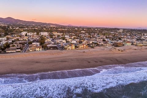 Ventura Beach Loft 36