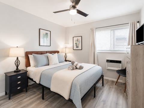 Ventura Beach Loft 36