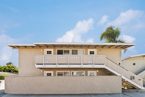 Ventura Beach Loft 36