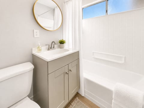 Ventura Beach Loft 36