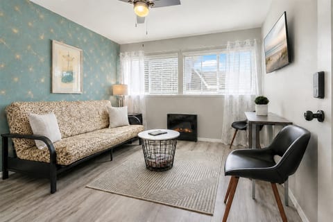 Ventura Beach Loft 36