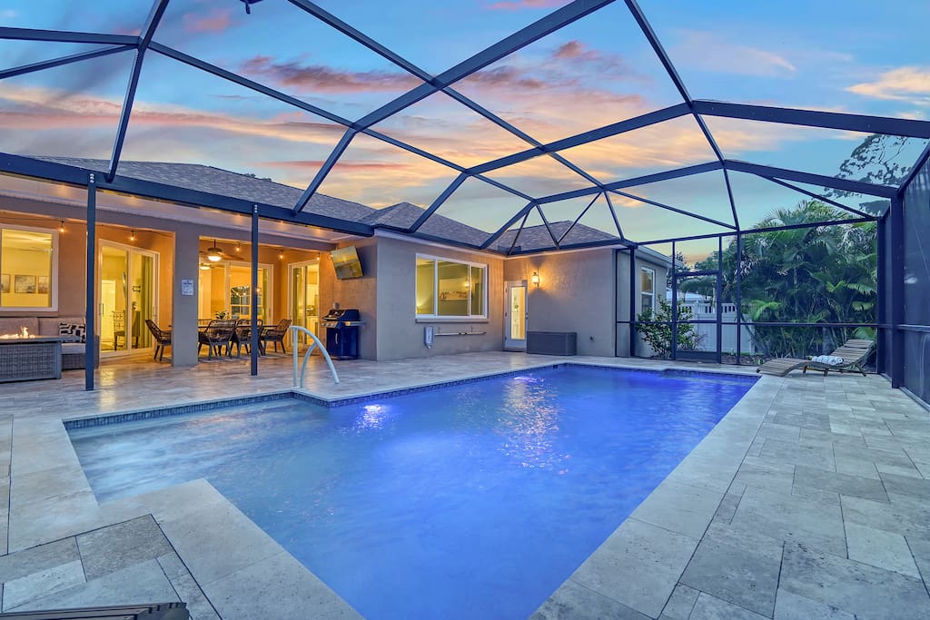 ami-5-miles+lrg-heated-saltwater-pool+dog-friendly/