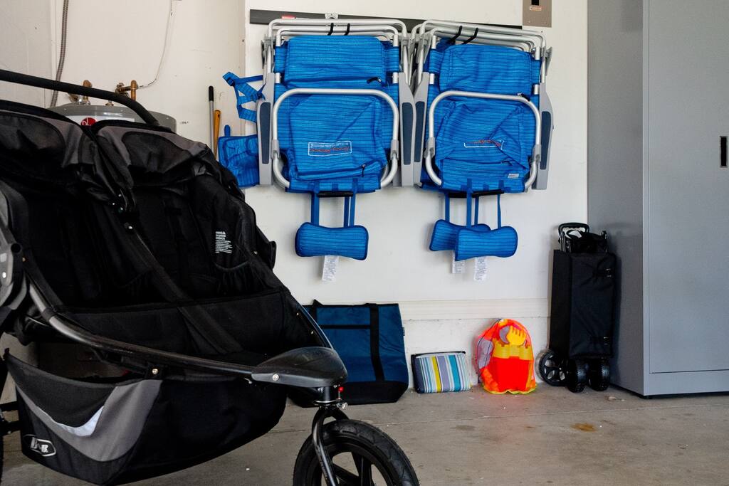 Enjoy playtime to the fullest during your stay! Our amenities boast a BOB all-terrain double stroller, beach wagon, (4) Tommy Bahama beach chairs, portable beach cooler, beach blanket and a collection - Cozy Outdoor Livingl+Private Yard+AMI in 5 Miles! - Bradenton