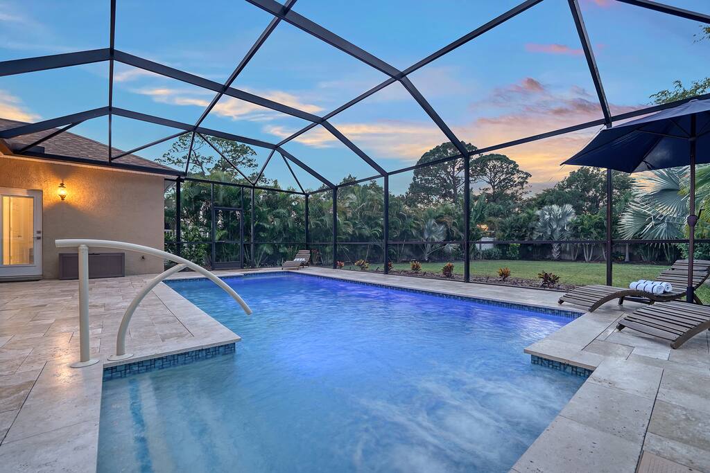 ami-5-miles+lrg-heated-saltwater-pool+dog-friendly/
