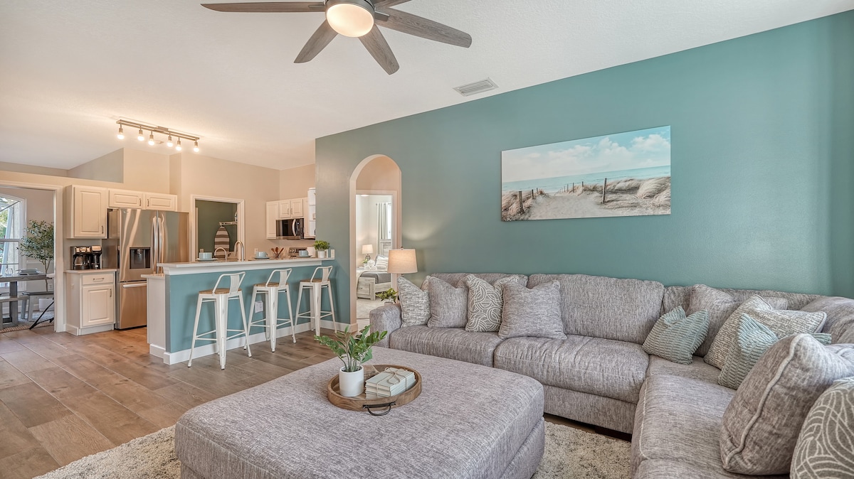 Cozy Outdoor Living+Private Yard+AMI in Mins!