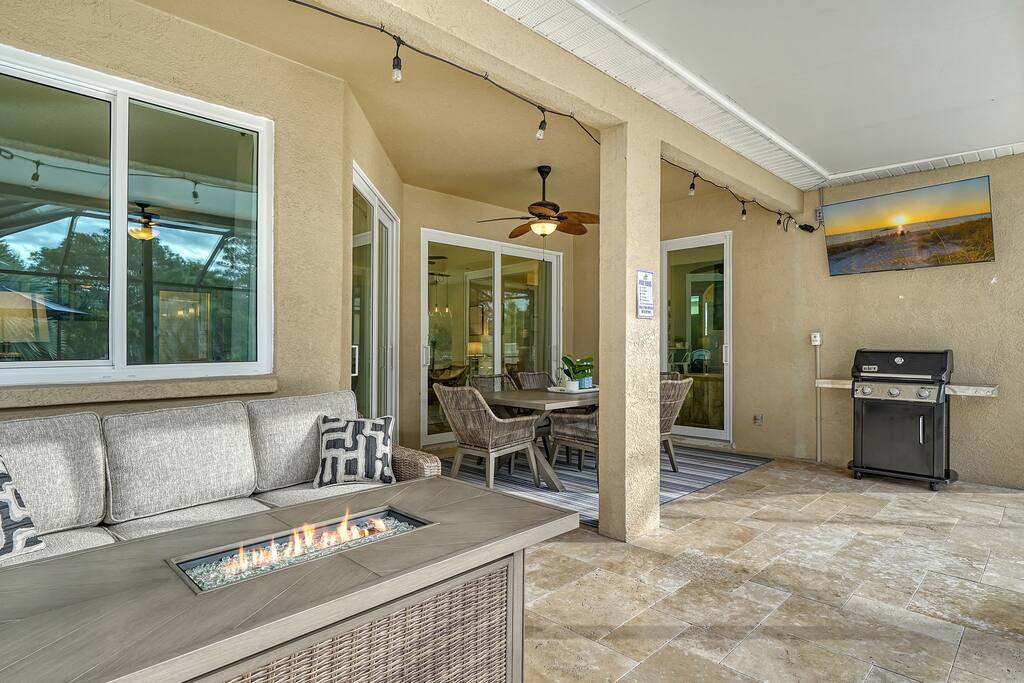 ami-5-miles+lrg-heated-saltwater-pool+dog-friendly/