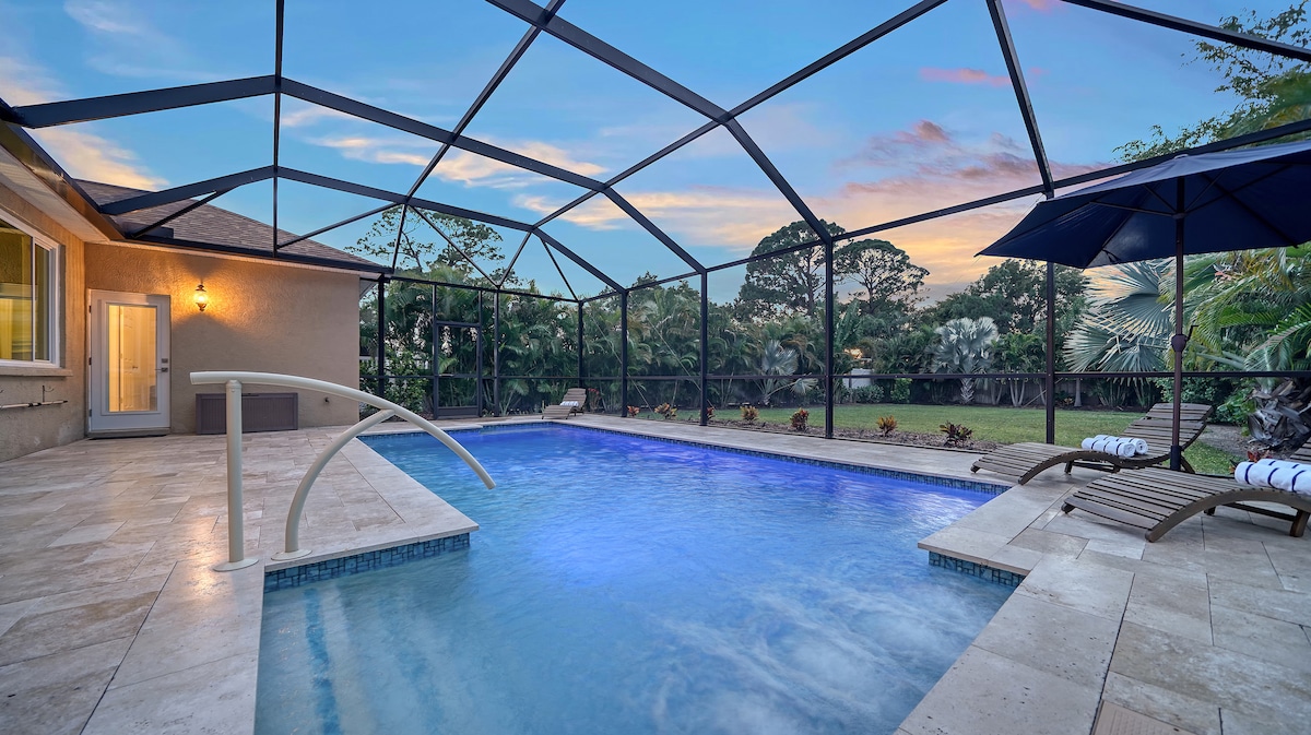 Cozy Outdoor Living+Private Yard+AMI in Mins!
