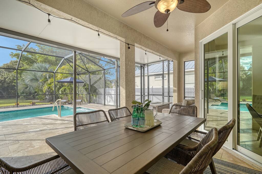 ami-5-miles+lrg-heated-saltwater-pool+dog-friendly/