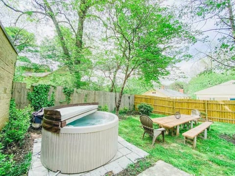 Bohemian 6500sf hot tub ping pong darts sleeps 30