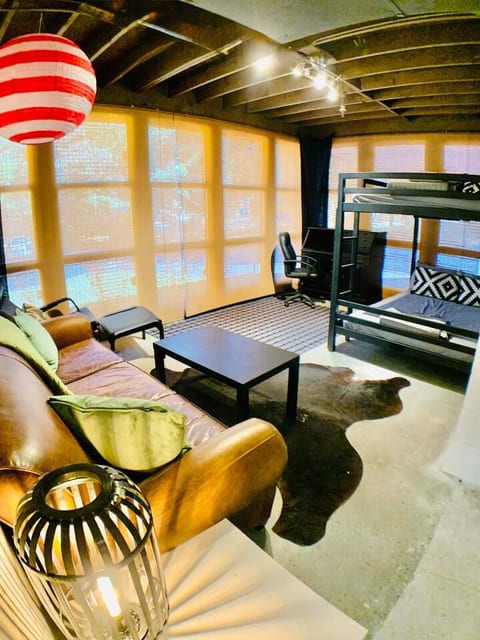 Bohemian 6500sf hot tub ping pong darts sleeps 30