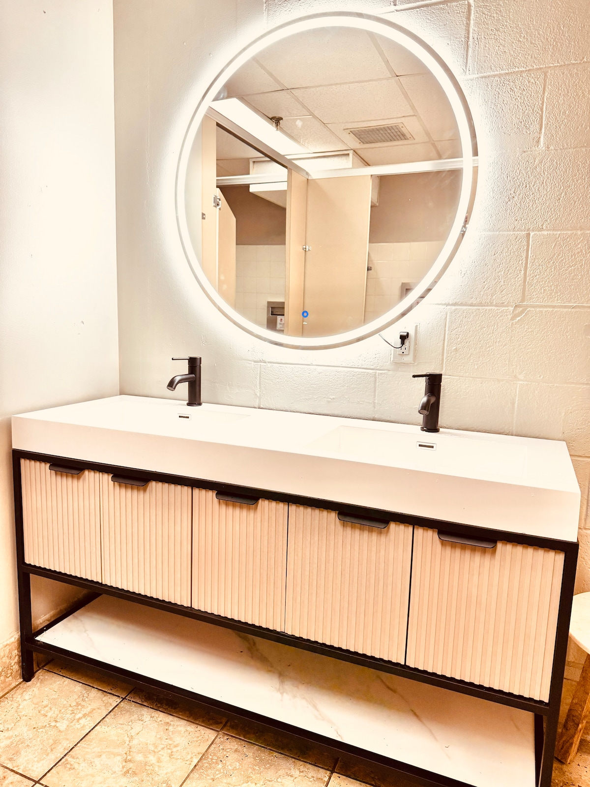 Bohemian 6500sf hot tub ping pong darts sleeps 30 image 56