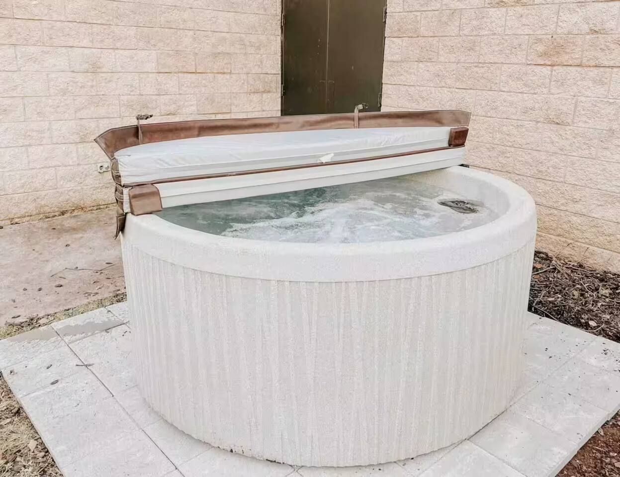 Bohemian Villa 6500sqf Hot Tub Pool Table PingPong