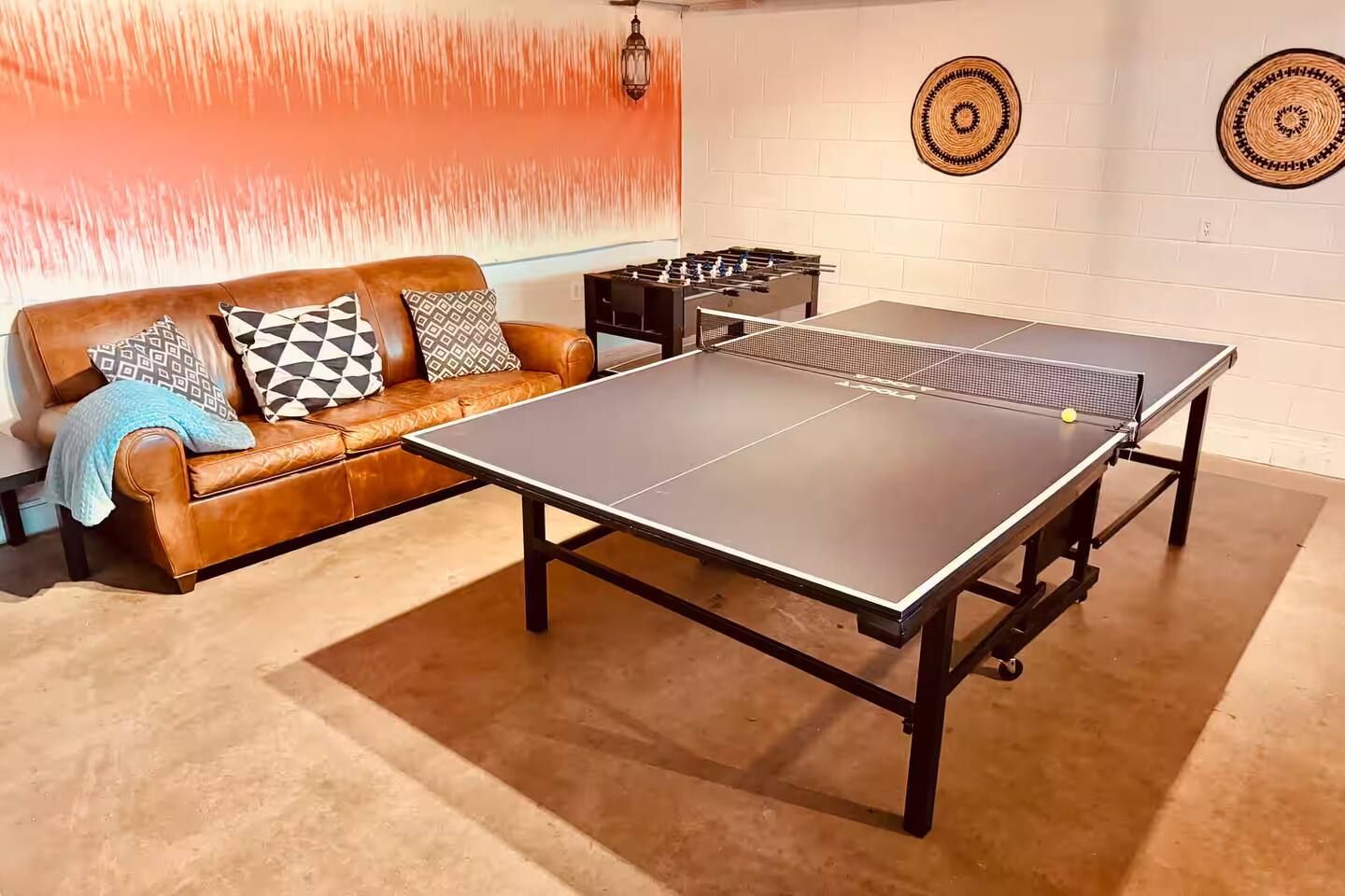 Bohemian Villa 6500sqf Hot Tub Pool Table PingPong