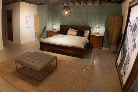 Bohemian 6500sf hot tub ping pong darts sleeps 30
