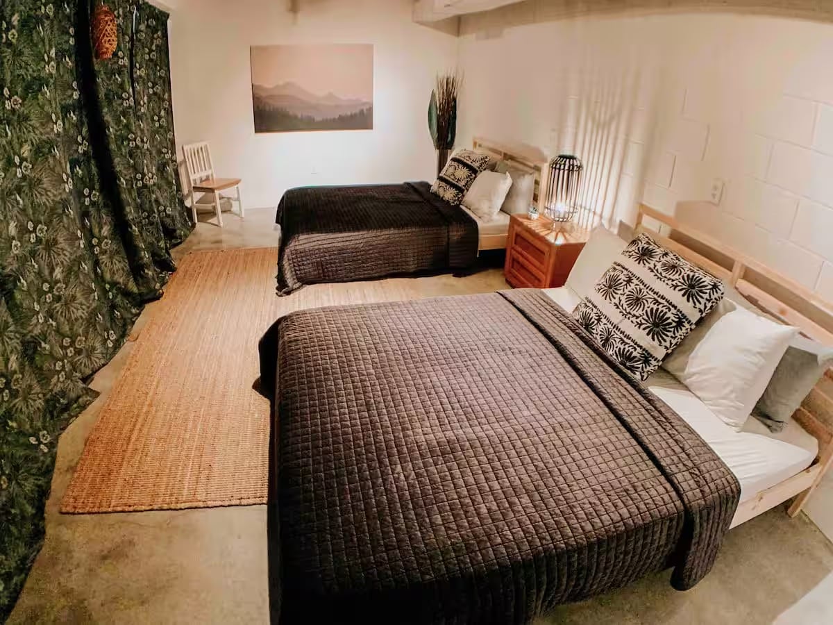 Bohemian 6500sf hot tub ping pong darts sleeps 30 image 29