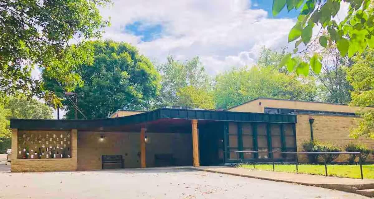 Bohemian 6500sf hot tub ping pong darts sleeps 30 image 8