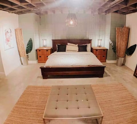 Bohemian 6500sf hot tub ping pong darts sleeps 30